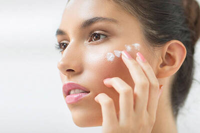 XL-PROTECT: Anthelios protection against UV plus urban aggressors