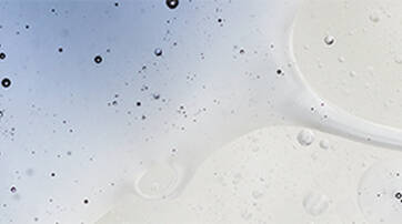 Niacinamide - Retient 1000 fois son poids en eau pour repulper la peau