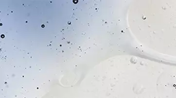 Niacinamide - Retains 1000x its weight in water to replump the skin