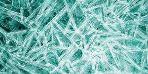 Salicylic acid - Deeply unclogs pores and clears severe imperfections