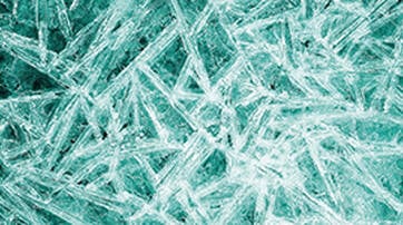 Salicylic acid - Deeply unclogs pores and clears severe imperfections